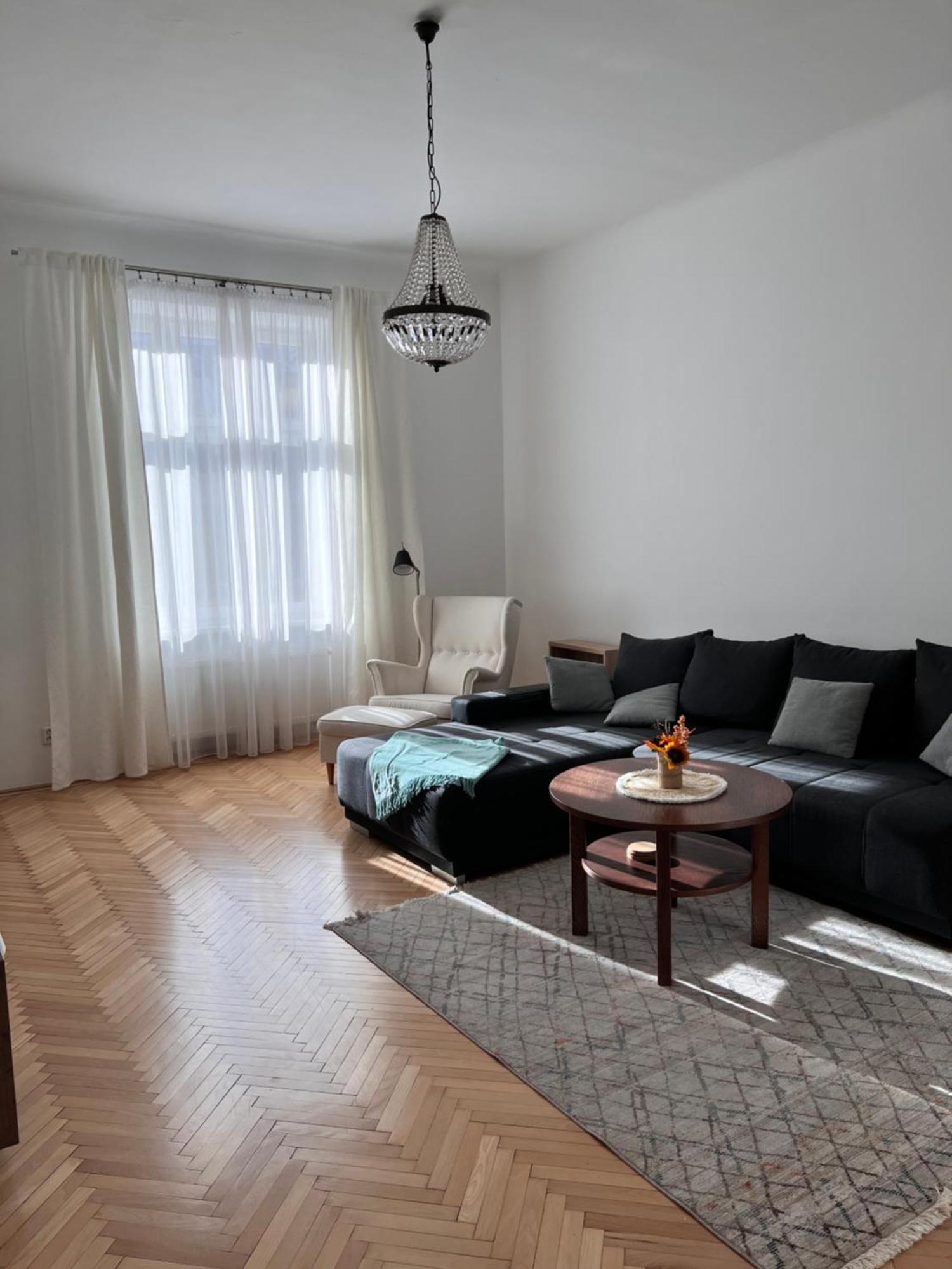 Stylish Flat In City Centre Братислава Екстериор снимка