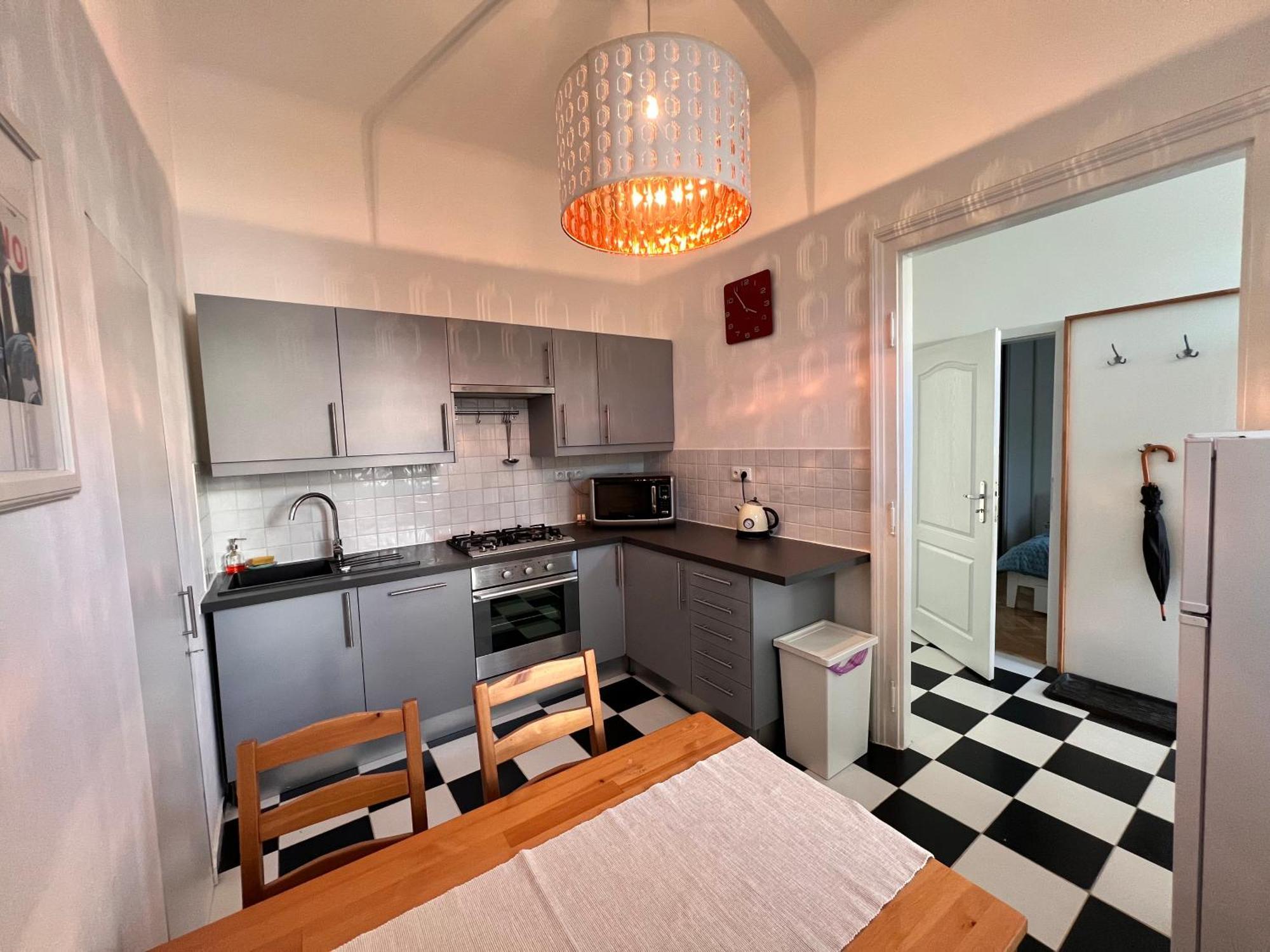 Stylish Flat In City Centre Братислава Екстериор снимка